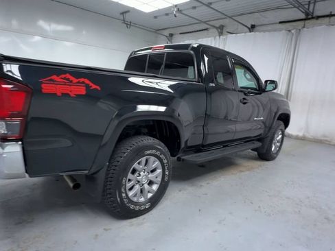 Certified 2019 Toyota Tacoma SR5 AWD/4WD image 23