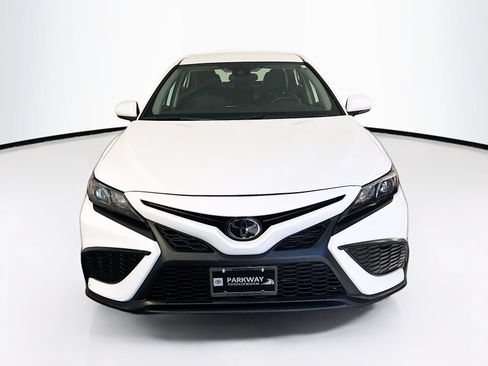 Used 2024 Toyota Camry SE FWD image 2