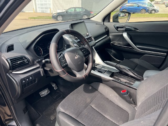 Used 2022 Mitsubishi Eclipse Cross LE AWD/4WD image 28