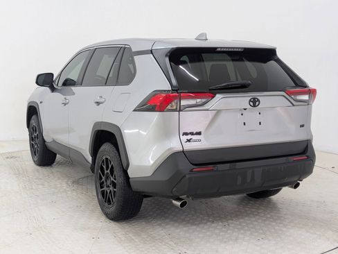 Used 2022 Toyota RAV4 LE image 3