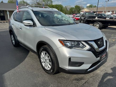 Used 2020 Nissan Rogue SV image 4