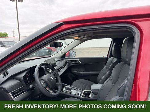 Used 2024 Mitsubishi Outlander SE image 7