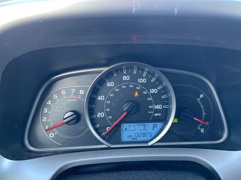 Used 2013 Toyota RAV4 LE image 13