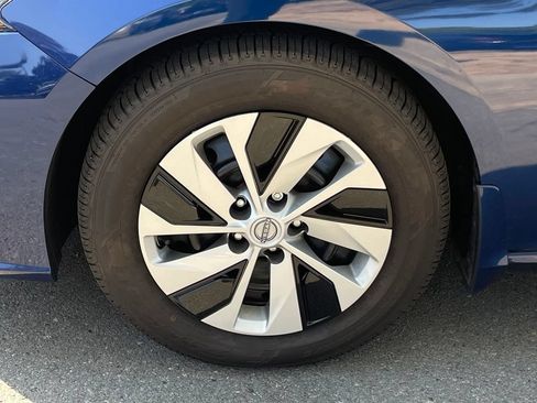 Used 2024 Nissan Altima 2.5 S FWD image 31