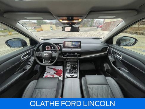 Used 2025 Nissan Rogue Platinum image 23