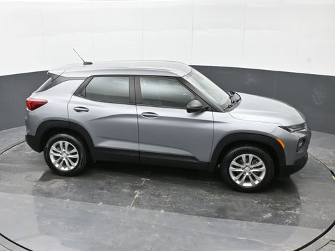 Used 2023 Chevrolet TrailBlazer LS image 36