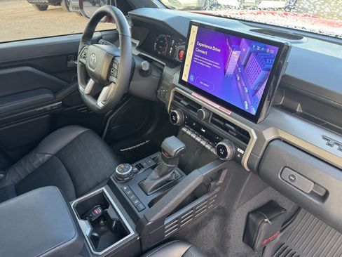 Certified 2024 Toyota Tacoma TRD Off-Road image 20