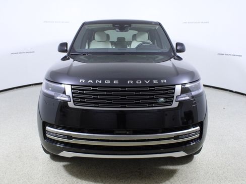 Used 2024 Land Rover Range Rover SE image 2