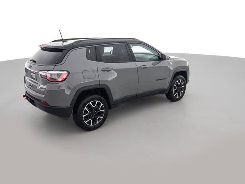 Used 2019 Jeep Compass Trailhawk w/ Popular Equipment Group AWD/4WD image 5
