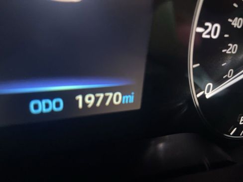 Used 2024 Toyota Corolla SE image 6