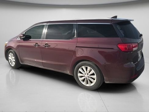 Used 2015 Kia Sedona EX image 2