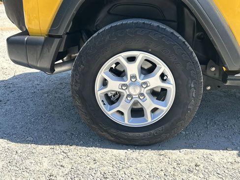 Used 2021 Jeep Wrangler Sport image 15