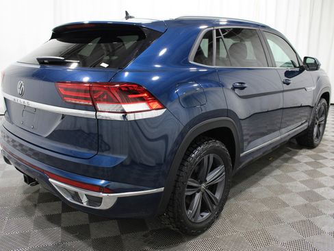 Used 2020 Volkswagen Atlas Cross Sport SE w/ Panoramic Sunroof Package FWD image 30
