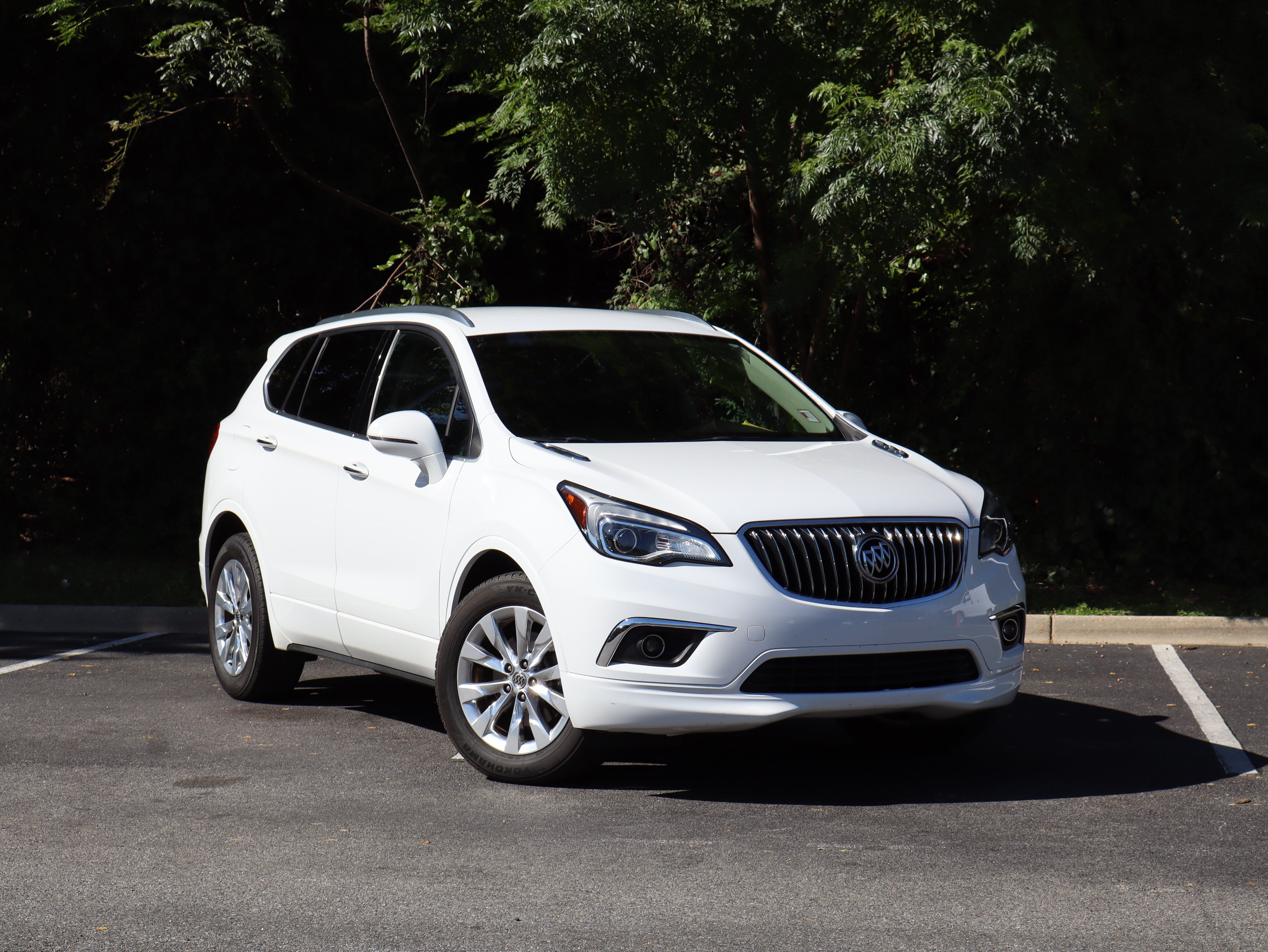 Used 2018 Buick Envision Essence FWD image 2