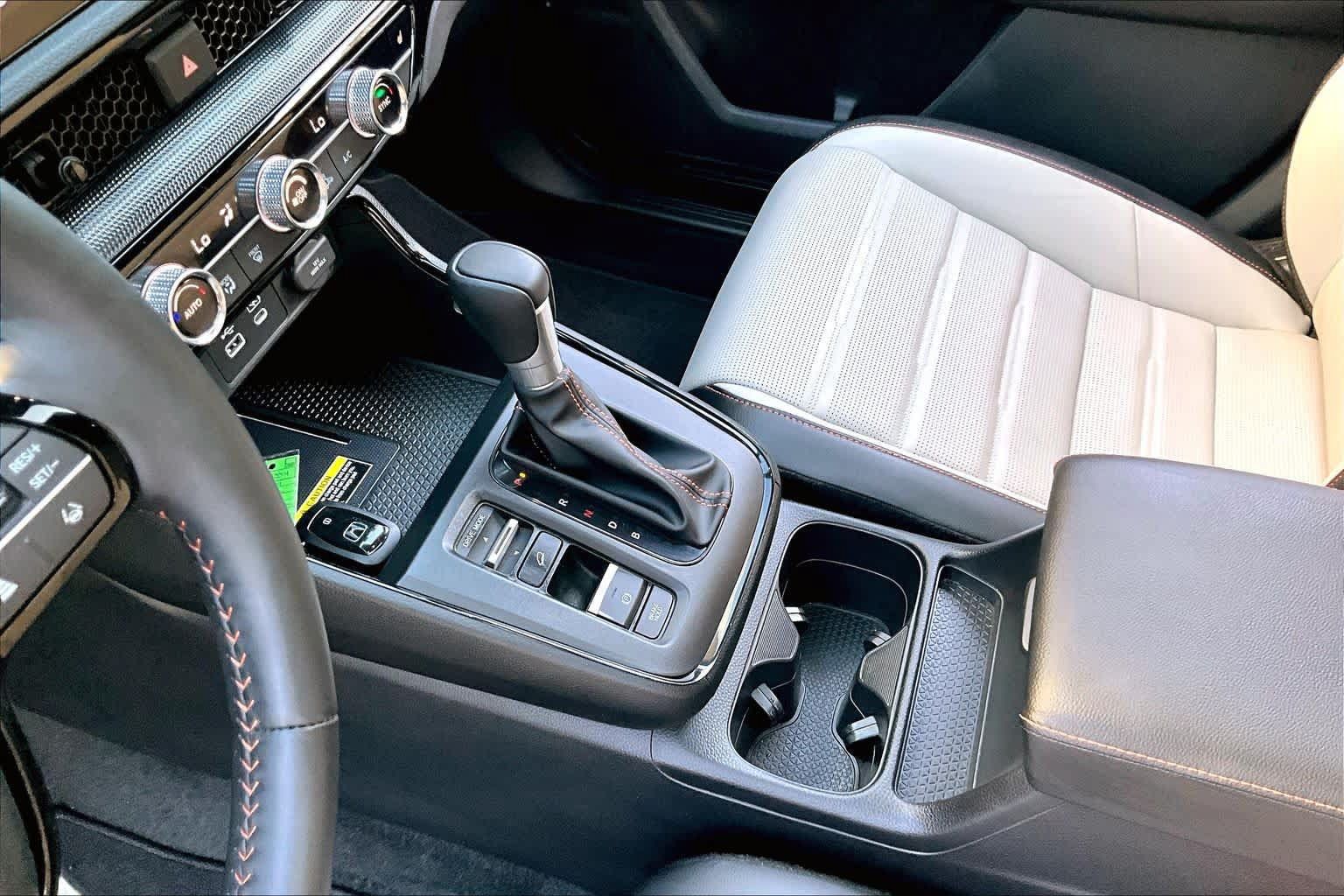Used 2024 Honda CR-V Sport Touring image 17