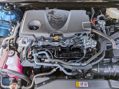 Used 2025 Toyota Camry SE image 23