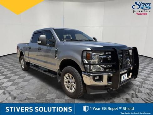 Certified 2022 Ford F250 XLT AWD/4WD image 3