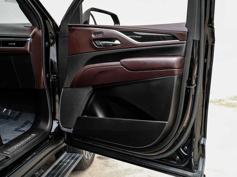 Used 2021 Cadillac Escalade Sport Platinum w/ Heavy-Duty Trailer Package AWD/4WD image 42