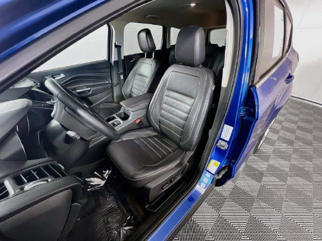Used 2018 Ford Escape Titanium w/ Ford Safe & Smart Package FWD image 10