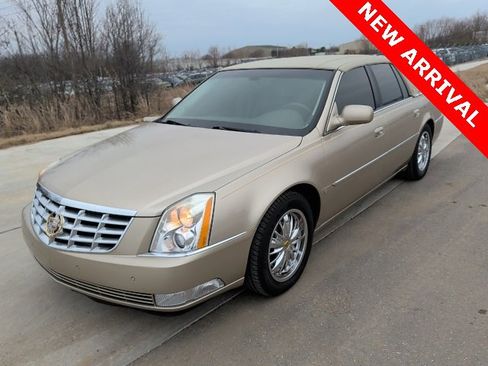 Used 2006 Cadillac DTS Base w/ Trunk Convenience Package image 7