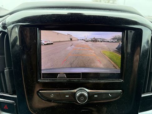 Used 2021 Chevrolet Traverse LS AWD/4WD image 18