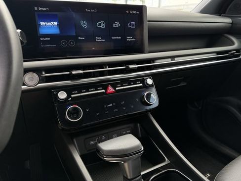Used 2025 Hyundai Santa Cruz SEL FWD image 13