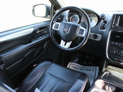 Used 2019 Dodge Grand Caravan GT image 31