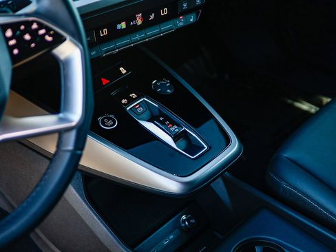 Used 2023 Audi Q4 e-tron Premium Plus w/ Premium Plus image 21