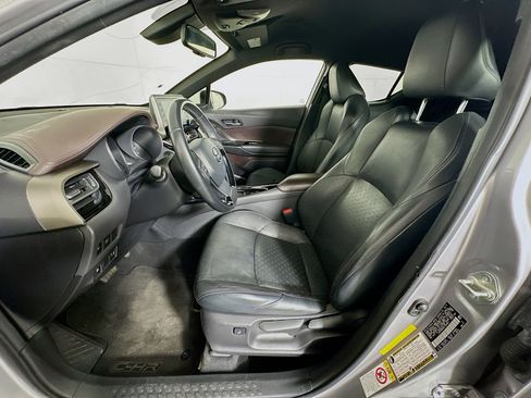 Used 2019 Toyota C-HR Limited image 13