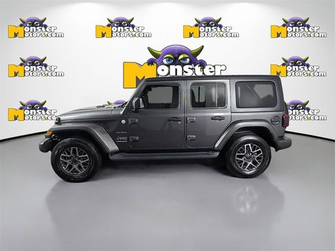 Used 2024 Jeep Wrangler Sahara image 8