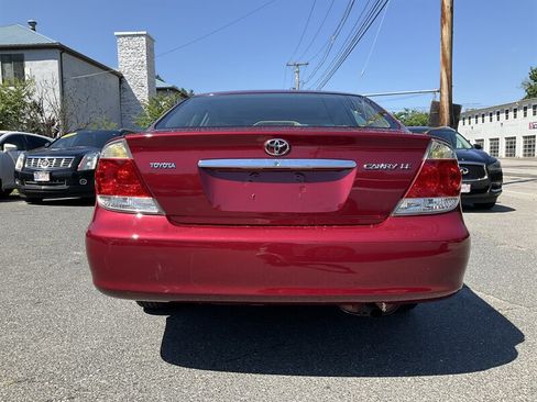 Used 2005 Toyota Camry FWD image 6