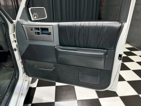 Used 1992 GMC Jimmy AWD/4WD image 38