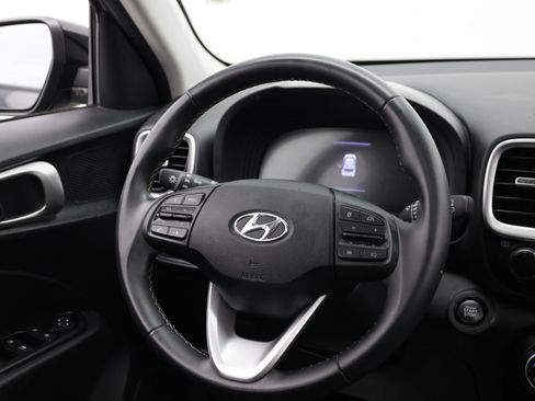 Used 2024 Hyundai Venue SEL FWD image 30