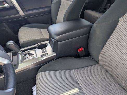 Used 2024 Toyota 4Runner SR5 image 19