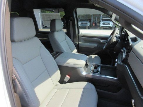 New 2026 GMC Sierra 2500 SLT w/ SLT Premium Package AWD/4WD image 13