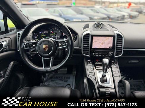 Used 2018 Porsche Cayenne S Platinum image 22