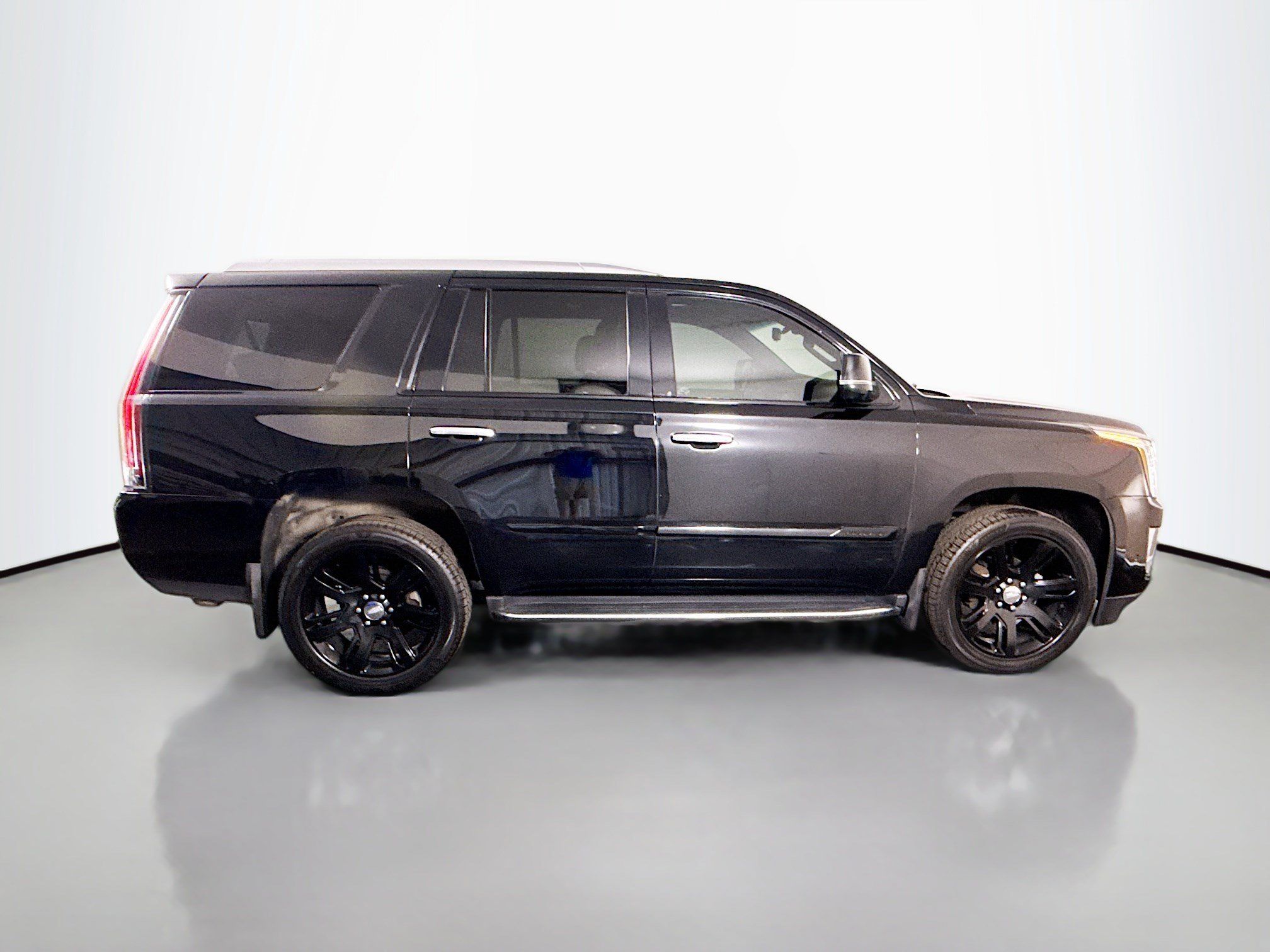 Used 2018 Cadillac Escalade Luxury AWD/4WD image 11