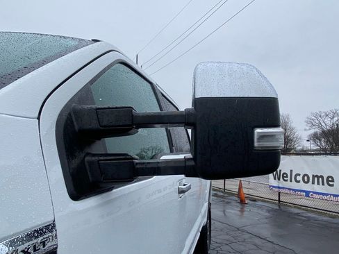 Used 2019 Ford F250 XLT w/ XLT Premium Package image 9