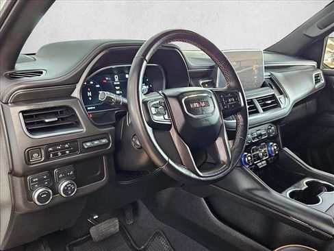 Used 2023 GMC Yukon AT4 w/ Technology Package image 9