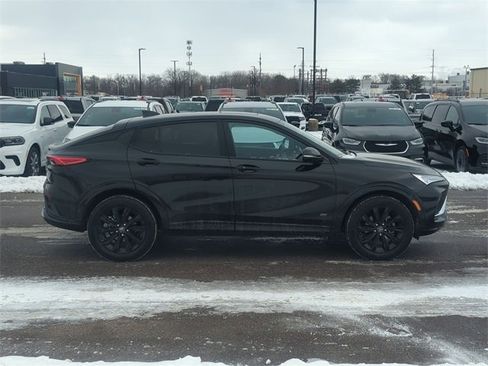 Used 2025 Buick Envista Sport Touring w/ Convenience I Package image 2