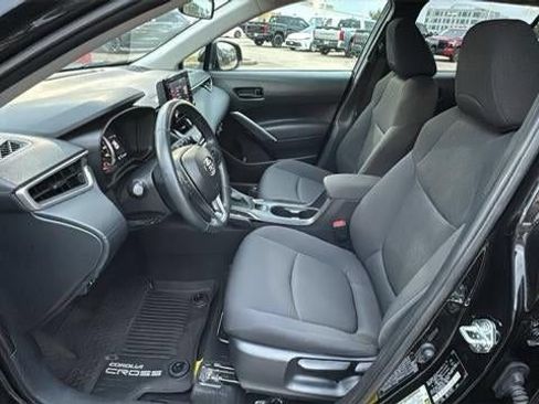 Used 2022 Toyota Corolla Cross LE AWD/4WD image 13