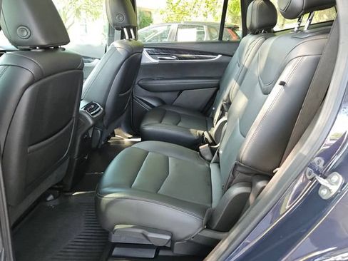 Used 2024 Cadillac XT6 Premium Luxury w/ Technology Package FWD image 11