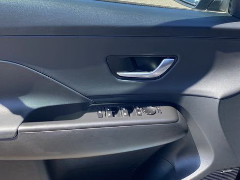 Certified 2025 Hyundai Kona Limited FWD image 18