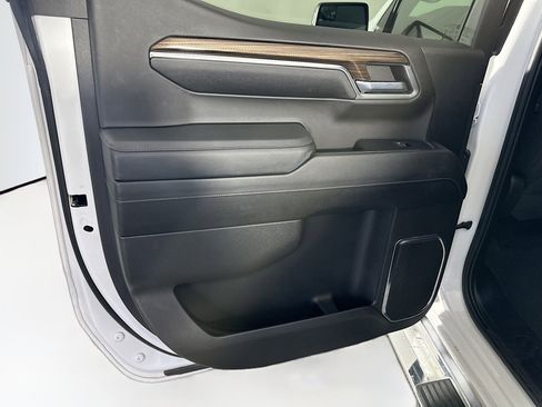 Used 2024 Chevrolet Silverado 1500 LT image 25