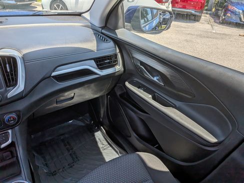 Used 2022 GMC Terrain SLE w/ Driver Convenience Package FWD image 19