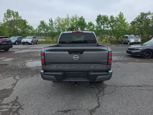 Used 2025 Nissan Frontier SV AWD/4WD image 3