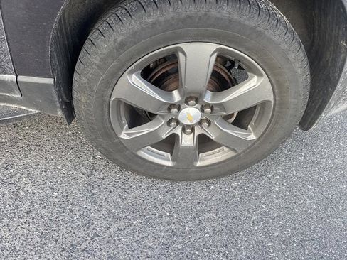 Used 2017 Chevrolet Traverse LT image 5