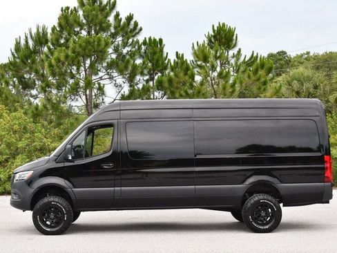 Used 2024 Mercedes-Benz Sprinter 2500 image 27
