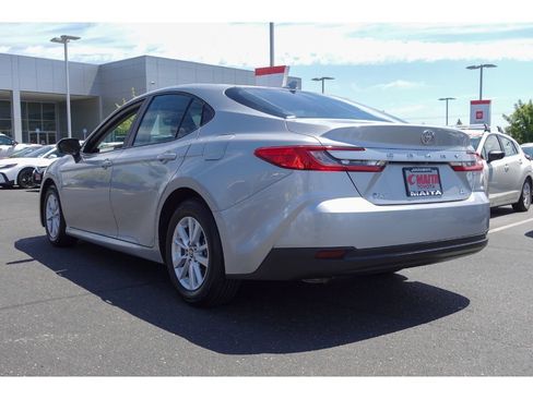 Used 2025 Toyota Camry LE FWD image 6