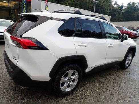 Certified 2021 Toyota RAV4 XLE w/ Convenience Package AWD/4WD image 4